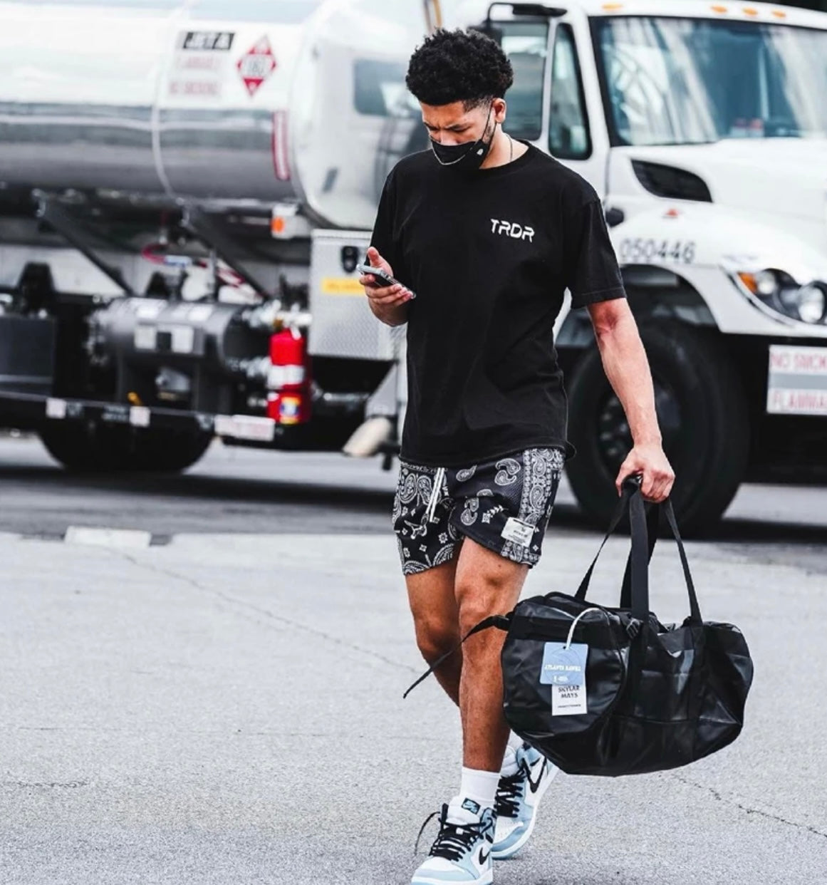 StreetBall™ Series
Men's Paisley Print Basketball Shorts