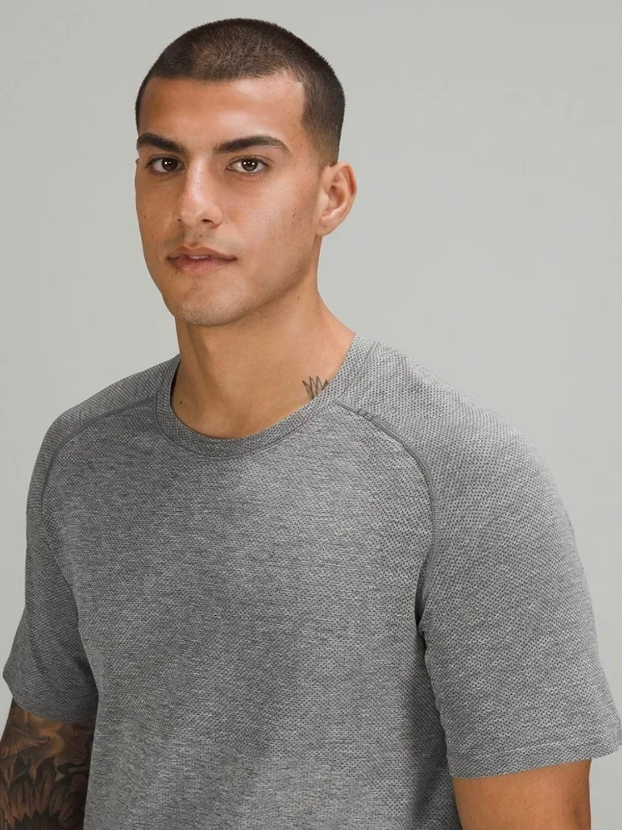 TECHFIT MEN'S WORKOUT T-SHIRT / ULTRA-BREATHABLE