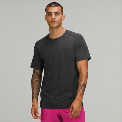 TECHFIT MEN'S WORKOUT T-SHIRT / ULTRA-BREATHABLE