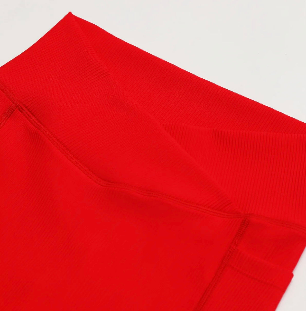 ELITE SCULPT™
CROSSOVER HIGH-WAIST LEGGINGS