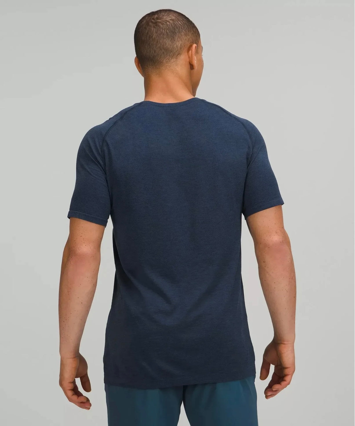 TECHFIT MEN'S WORKOUT T-SHIRT / ULTRA-BREATHABLE