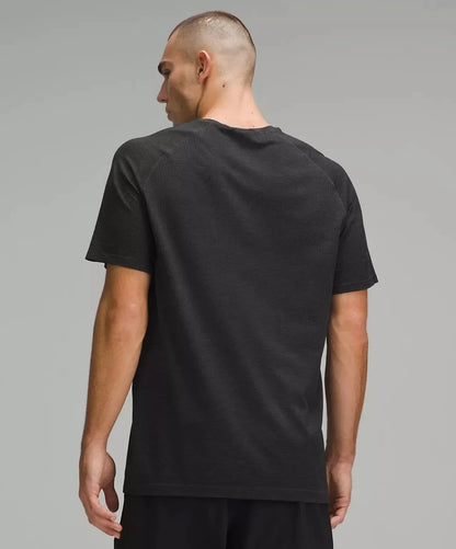 TECHFIT MEN'S WORKOUT T-SHIRT / ULTRA-BREATHABLE