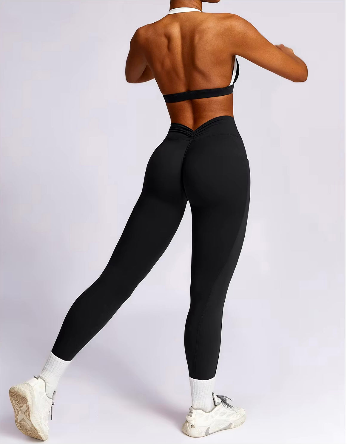 EVERYDAY ESSENTIAL HALTER BRA & LEGGINGS
