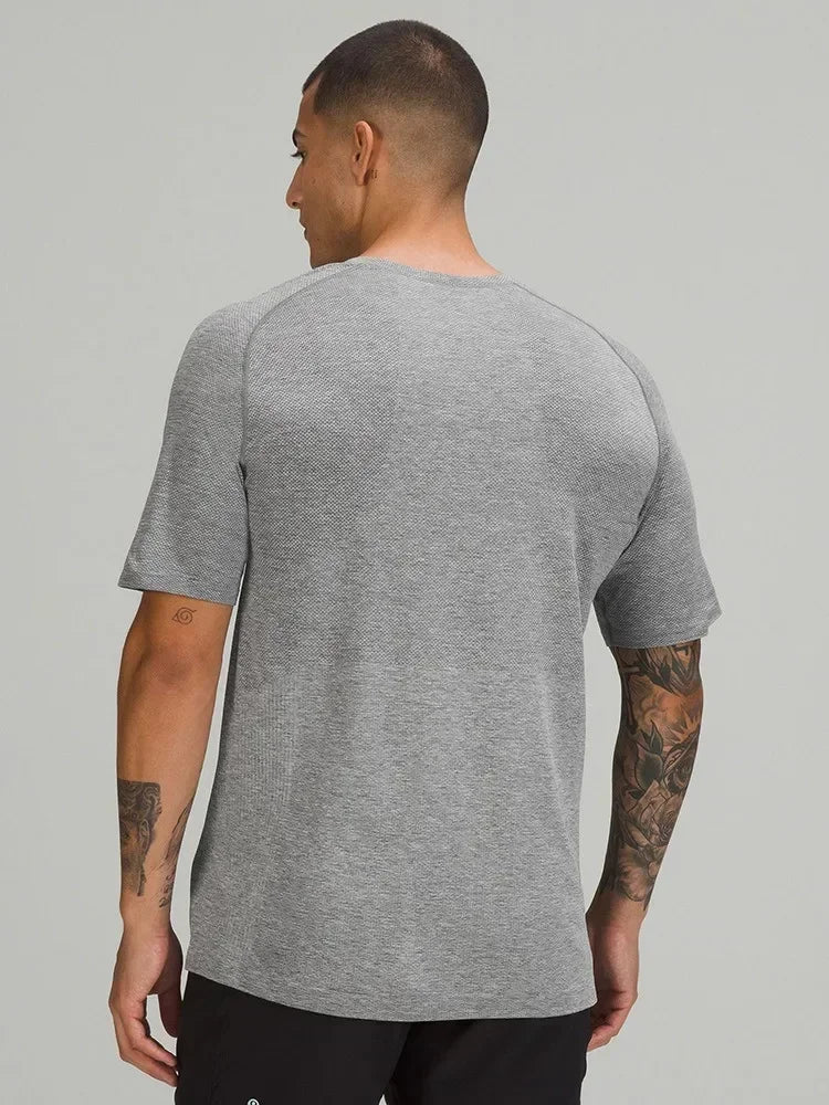 TECHFIT MEN'S WORKOUT T-SHIRT / ULTRA-BREATHABLE
